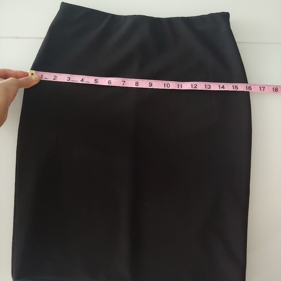 Le Chateau black pencil skirt - Picture 4 of 9
